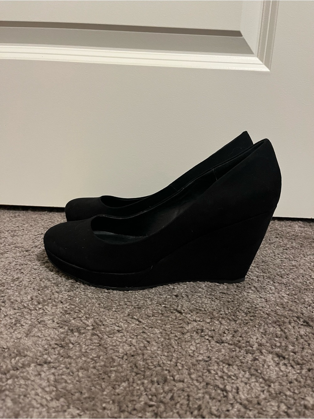 Apt. 9 Black Suede Wedge Pumps